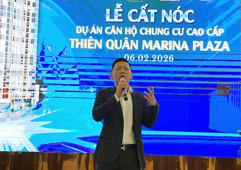 Tổng gi&aacute;m đốc Thi&ecirc;n Qu&acirc;n Marina Thi&ecirc;n Qu&acirc;n Plaza Nguyễn Hiếu Học ph&aacute;t biểu tại Lễ cất n&oacute;c