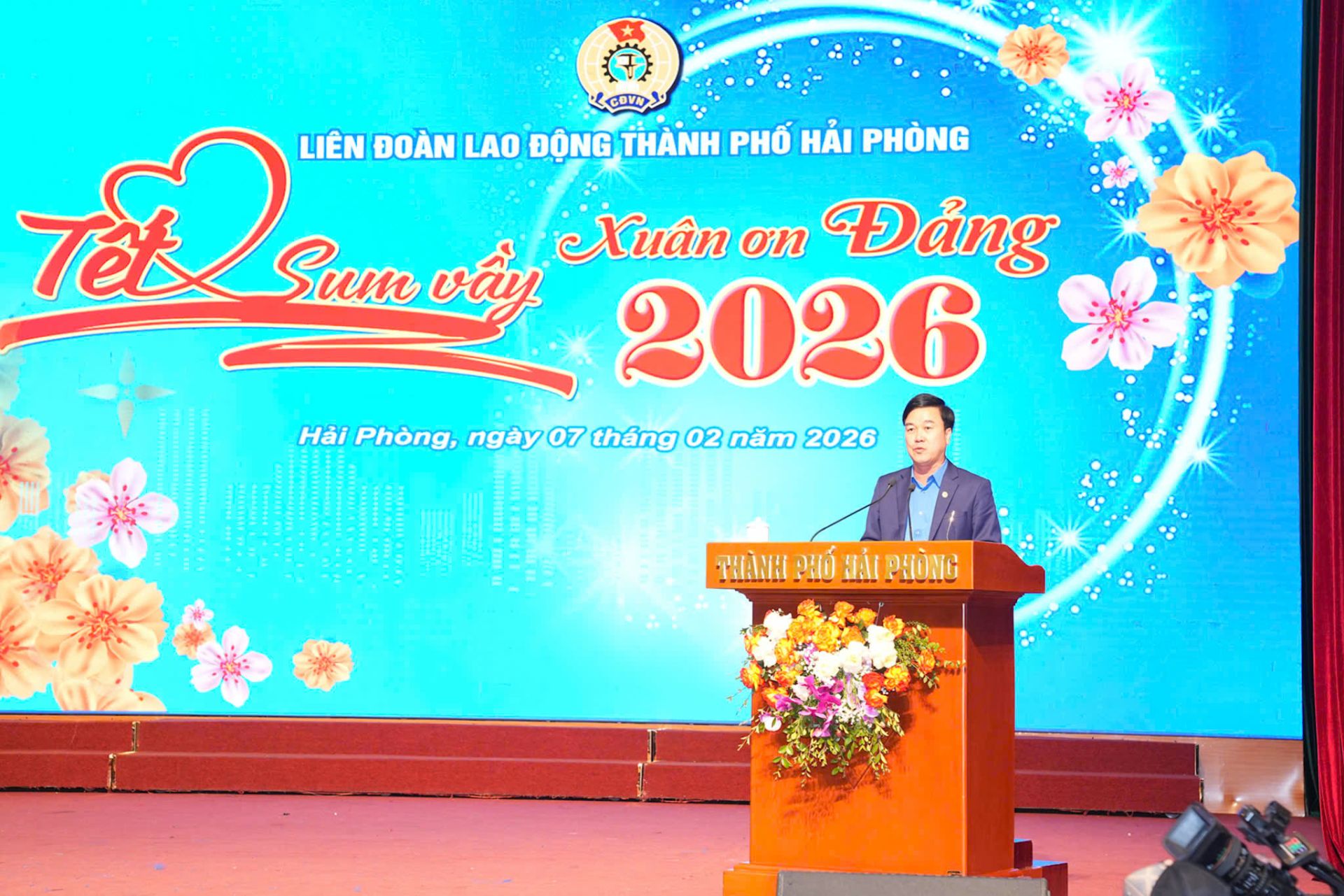 Đồng ch&iacute; Nguyễn Văn Quyết, Ph&oacute; Chủ tịch Thường trực LĐLĐ th&agrave;nh phố ph&aacute;t biểu ch&uacute;c Tết c&aacute;n bộ, đo&agrave;n vi&ecirc;n c&ocirc;ng đo&agrave;n.