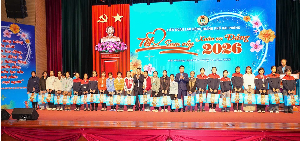 Hải Phòng: “Tết sum vầy - Xuân ơn Đảng” năm 2026 trao hàng nghìn suất quà tới đoàn viên công đoàn