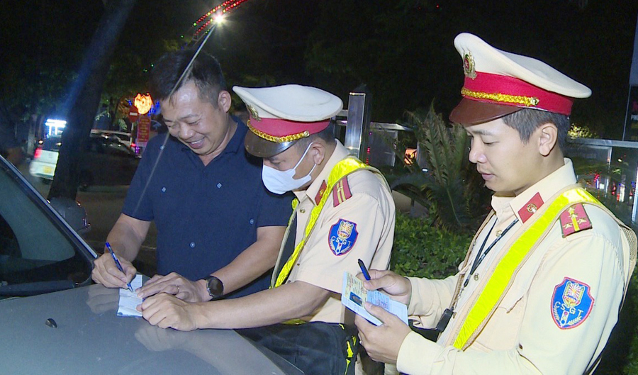Tăng cường xử l&yacute; vi phạm nồng độ cồn trong dịp nghỉ lễ