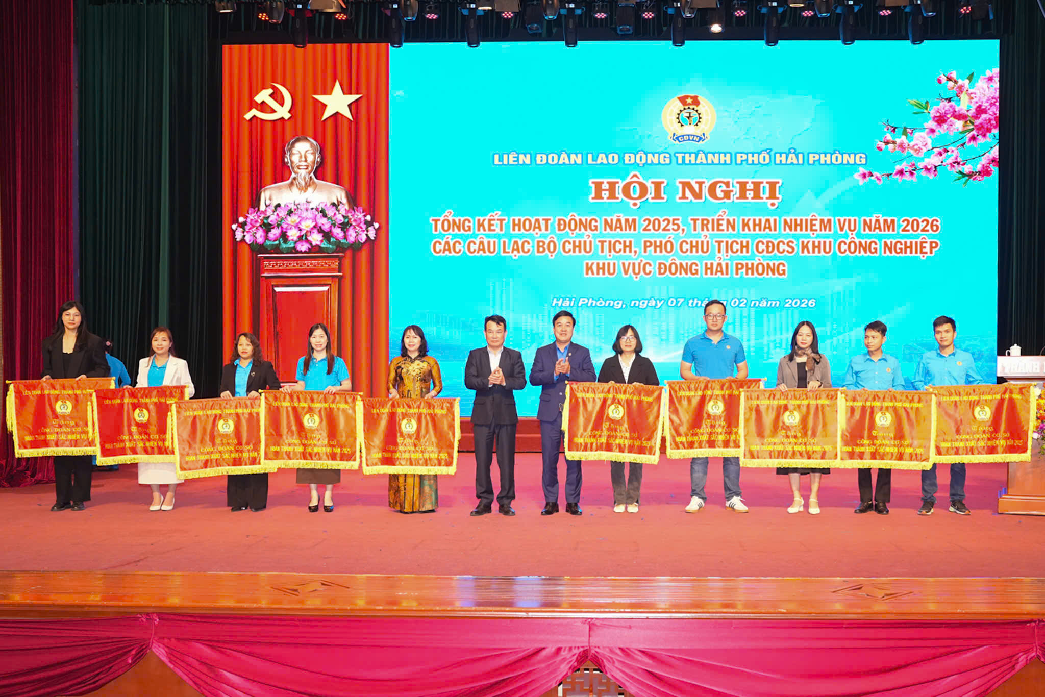 Hải Phòng: Biểu dương nhiều tập thể, cá nhân Khu công nghiệp phía Đông thành phố có thành tích xuất sắc