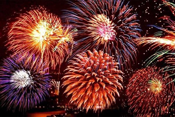 Lạng Sơn bắn pháo hoa tầm cao chào mừng Đại hội XIV và Lễ hội Hoa Đào 2026