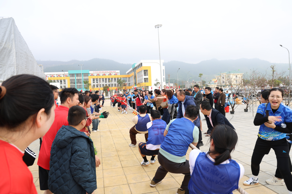 Trong khu&ocirc;n khổ Ng&agrave;y hội, đặc khu cũng tổ chức thi đấu c&aacute;c m&ocirc;n thể thao nằm trong chương tr&igrave;nh Đại hội Thể dục thể thao đặc khu V&acirc;n Đồn lần thứ I năm 2026