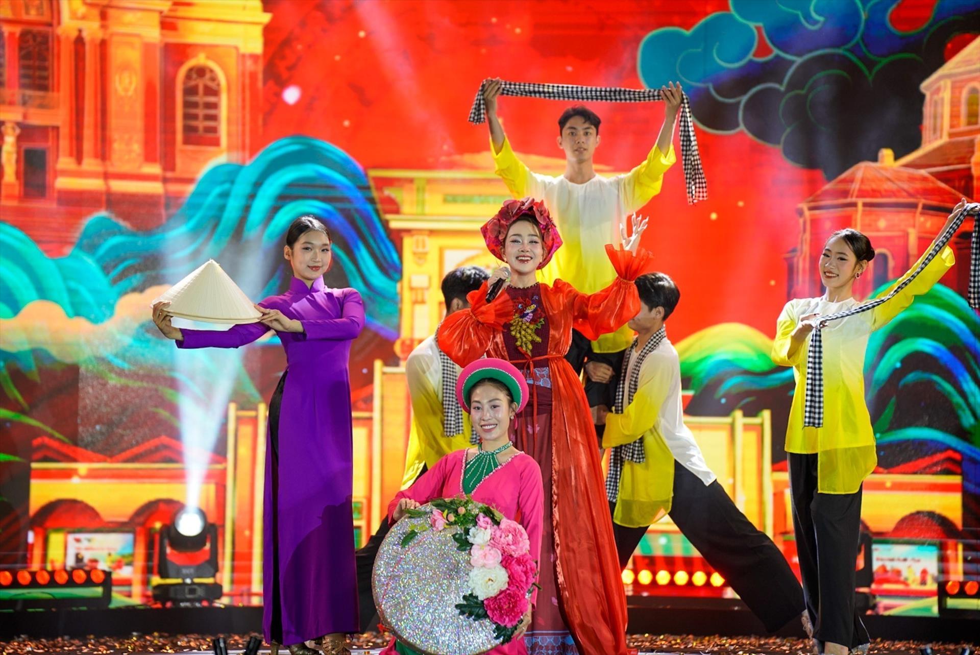 Tiết mục nghệ thuật tại Chương tr&igrave;nh.