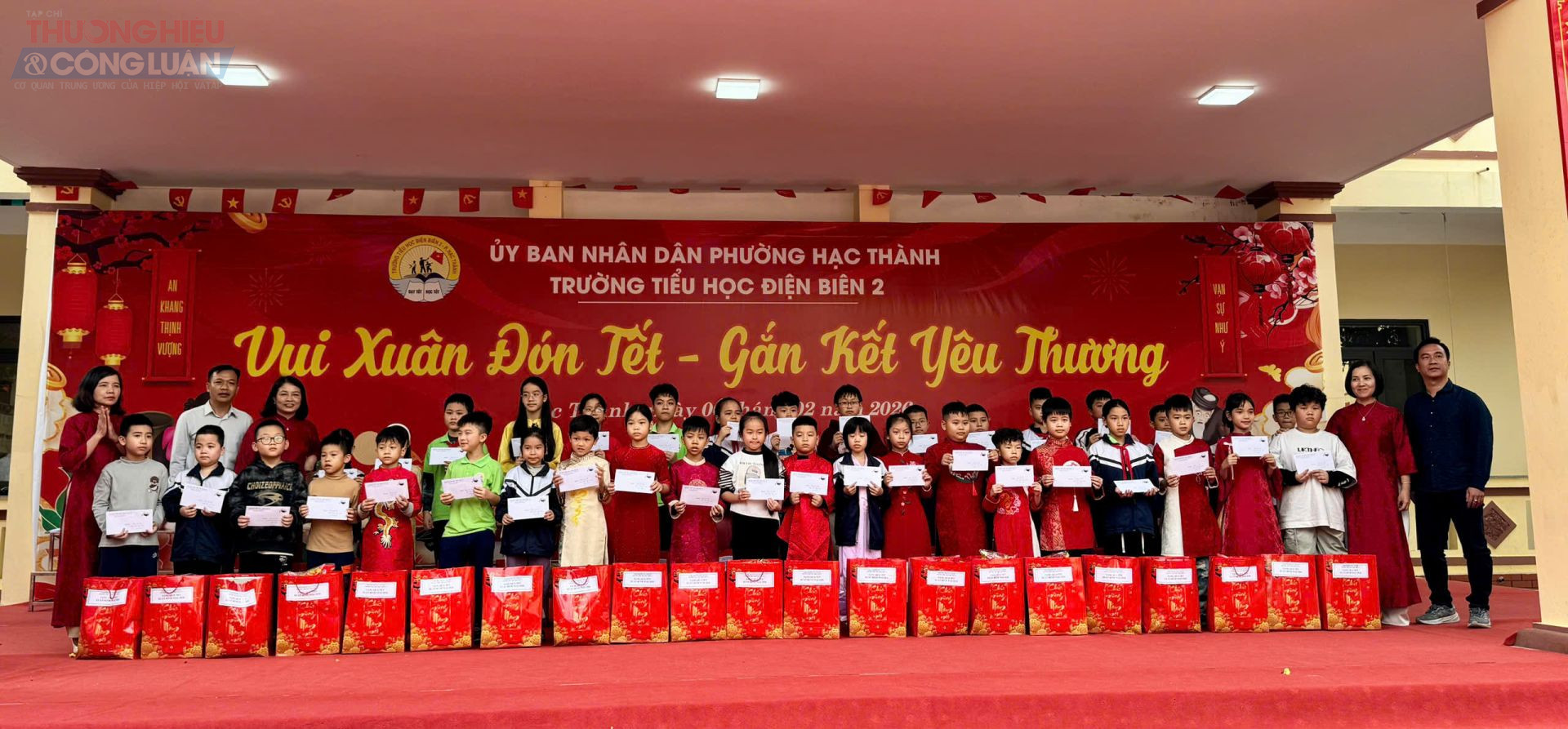 học sinh ngh&egrave;o vượt kh&oacute;, c&oacute; ho&agrave;n cảnh đặc biệt