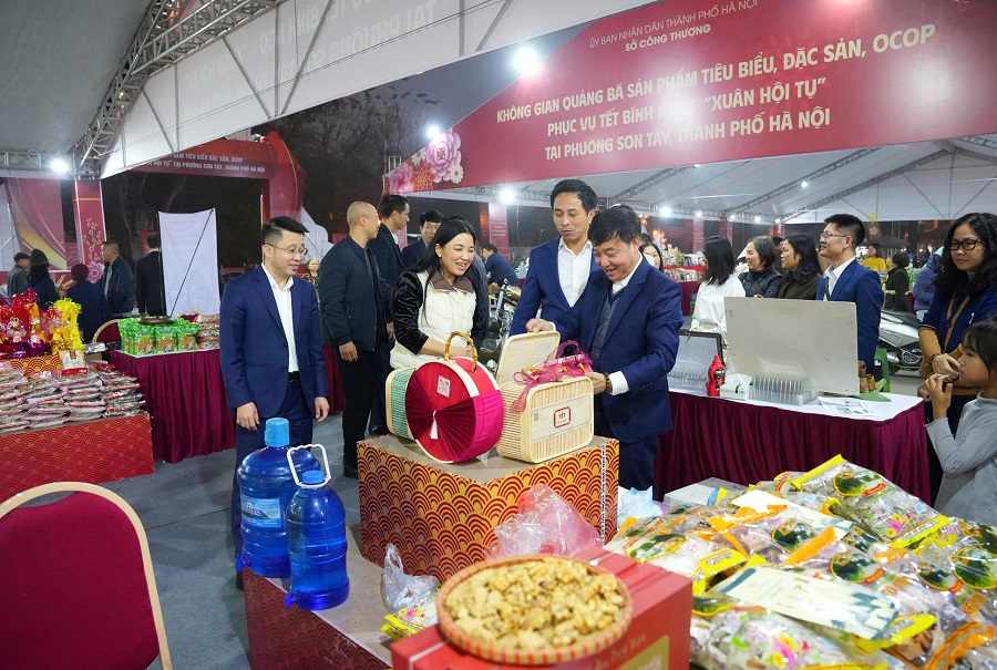 Hà Nội rộn ràng chuỗi quảng bá sản phẩm tiêu biểu, OCOP Tết Bính Ngọ - “Xuân Đoàn Kết”