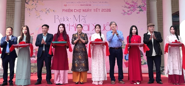 Đà Nẵng: Khai mạc phiên chợ Tết “Rước mã khai Xuân”