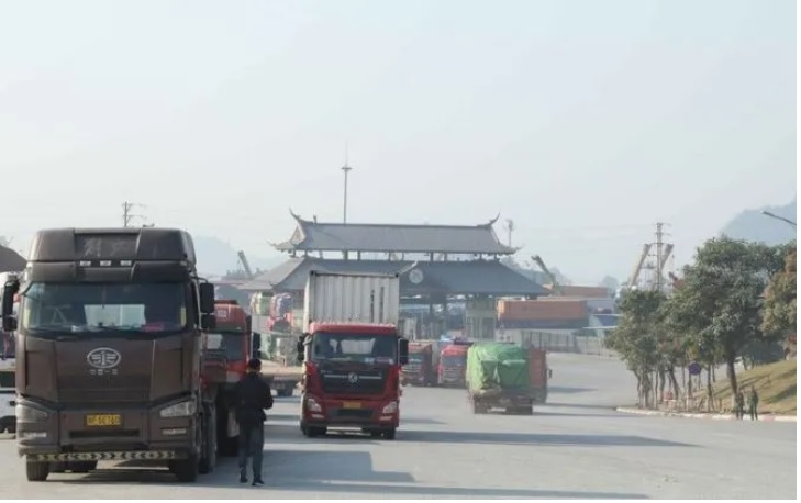 Các cửa khẩu tại Lạng Sơn tạm dừng làm thủ tục thông quan, nghỉ Tết Nguyên đán từ 15 - 23/2
