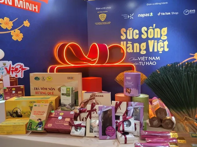 Một gian trưng b&agrave;y, livestream &ldquo;Sức sống h&agrave;ng Việt&rdquo; tại 62 Tr&agrave;ng Tiền, H&agrave; Nội. Ảnh: AN
