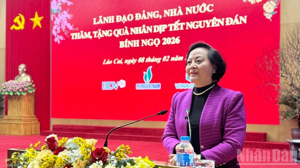 Phó Thủ tướng Phạm Thị Thanh Trà thăm, tặng quà Tết tại Lào Cai