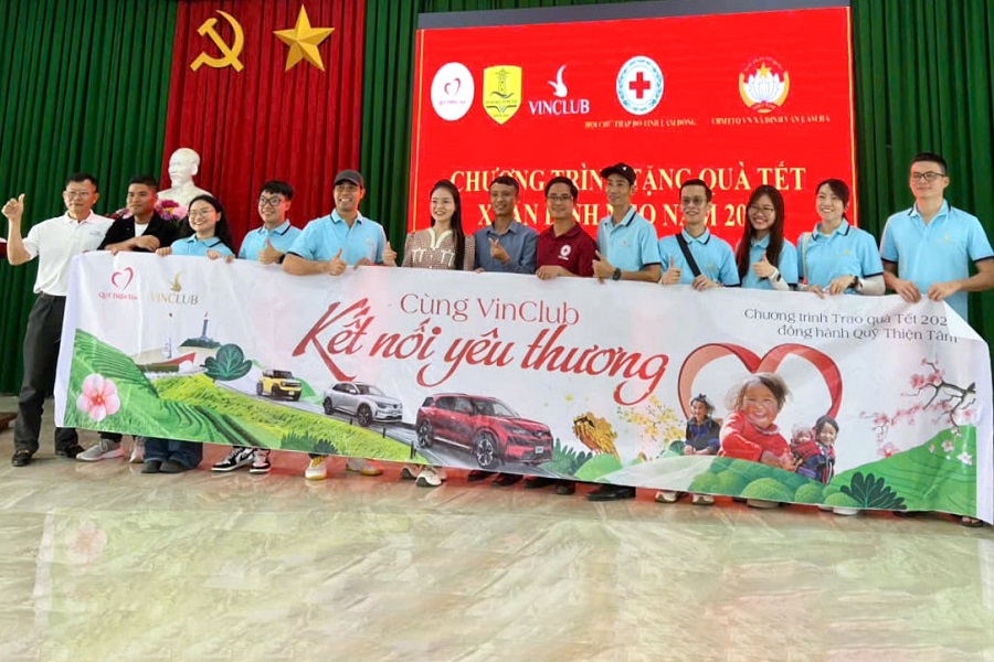 Lâm Đồng trao 4.500 suất quà Tết Nhân ái trị giá 2,7 tỷ đồng