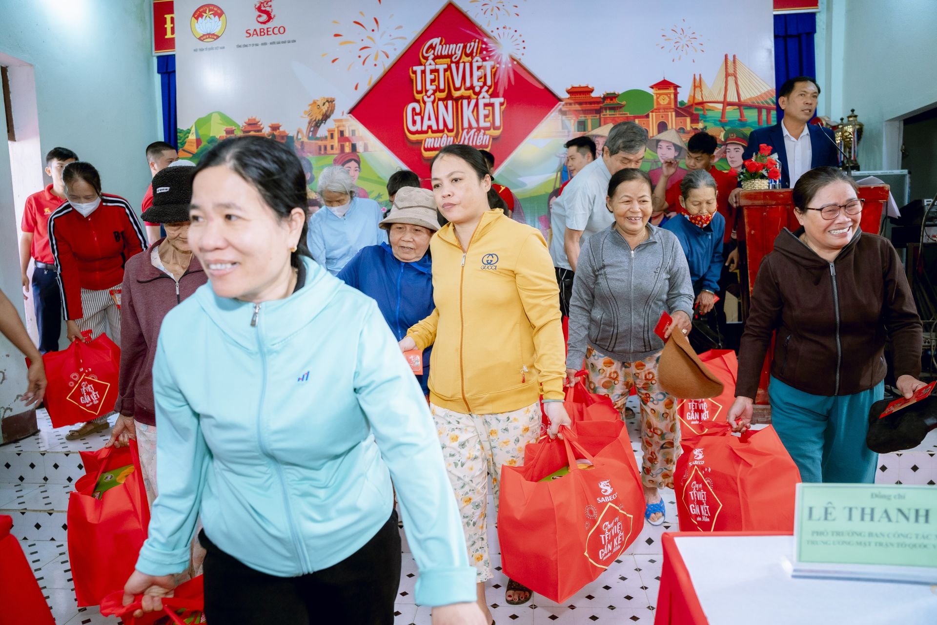 Người d&acirc;n ở Đ&agrave; Nẵng v&agrave; Quảng Ng&atilde;i nhận những trải nghiệm Tết trọn vẹn từ SABECO