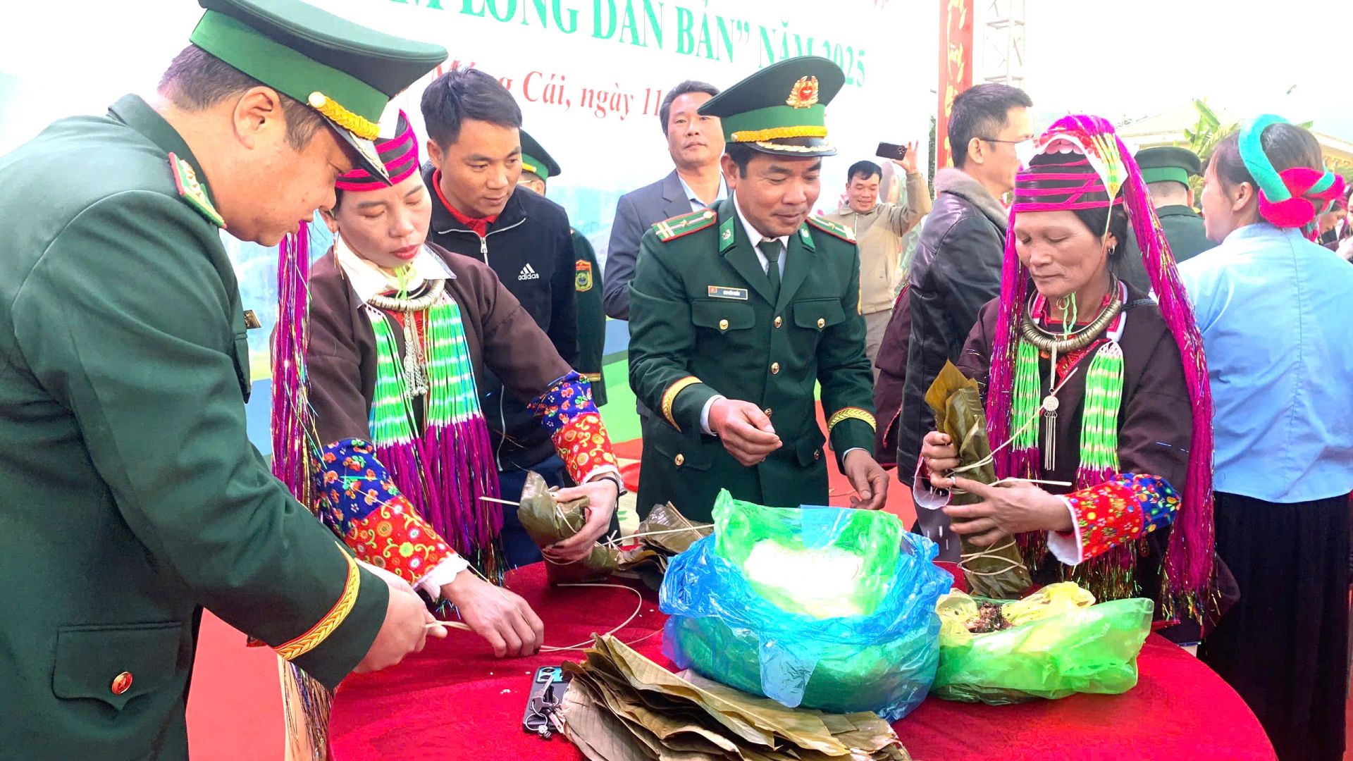 Đồn Bi&ecirc;n ph&ograve;ng P&ograve; H&egrave;n phối hợp phục vụ tổ chức Chương tr&igrave;nh &ldquo;Xu&acirc;n bi&ecirc;n ph&ograve;ng ấm l&ograve;ng d&acirc;n bản&rdquo; năm 2025