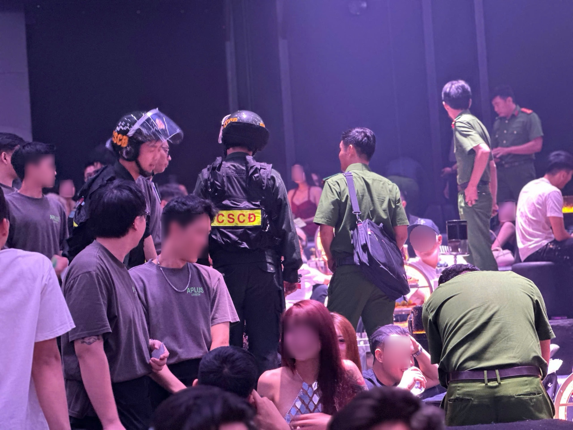 Công an TP. HCM kiểm tra bar APLUS, phát hiện 17 người dương tính ma túy