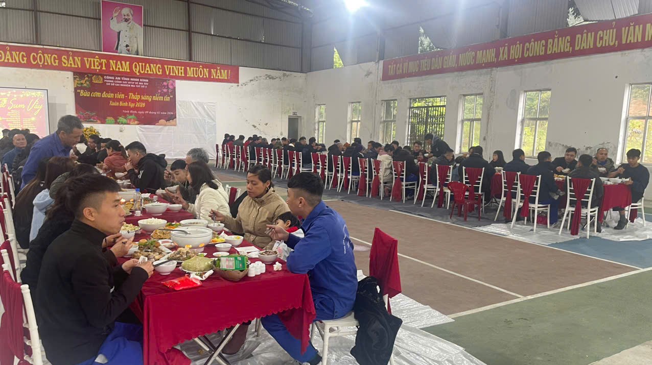 Tổ chức "Bữa cơm đoàn viên - thắp sáng niềm tin” Xuân Bính Ngọ 2026 cho học viên điều trị cai nghiện   