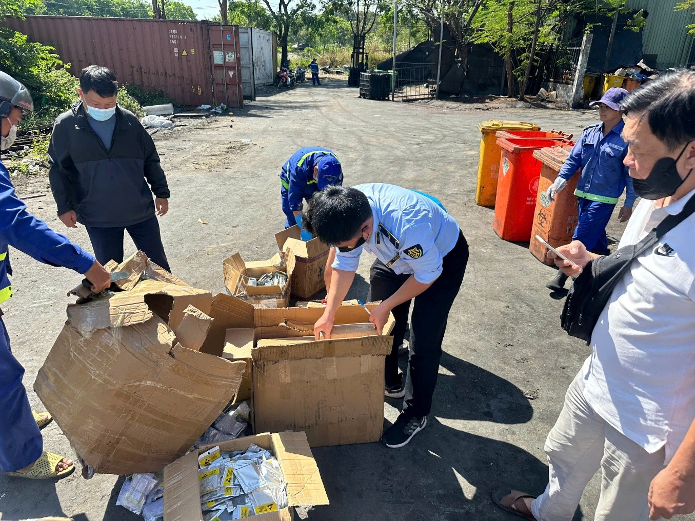 Hàng giả, hàng nhái tại TP. HCM: Cuộc chiến ngày càng cam go trong kỷ nguyên số