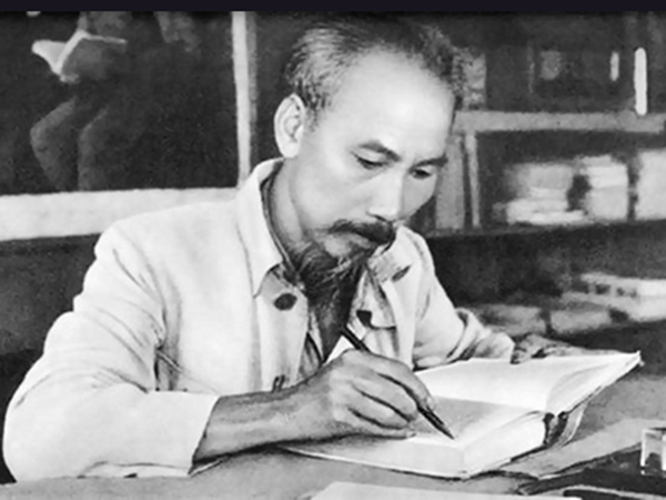 Hiện nay, quan điểm về &ldquo;cải tiến&rdquo;, &ldquo;đổi mới, s&aacute;ng tạo&rdquo; của Hồ Ch&iacute; Minh l&agrave; linh hồn, l&agrave; mạch sống, cơ sở quan trọng để tiến h&agrave;nh đổi mới, s&aacute;ng tạo tr&ecirc;n c&aacute;c lĩnh vực, trong đ&oacute; c&oacute; gi&aacute;o dục, đ&agrave;o tạo của qu&acirc;n đội n&oacute;i chung, gi&aacute;o dục ch&iacute;nh trị, tư tưởng ở c&aacute;c đơn vị cơ sở n&oacute;i ri&ecirc;ng