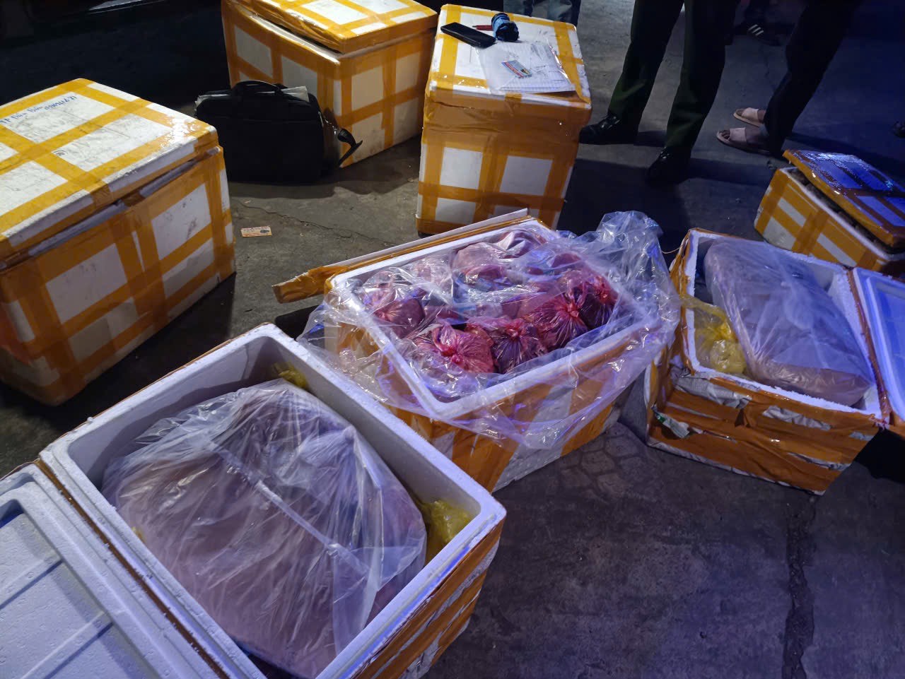 Điện Biên: Phát hiện, thu giữ hơn 1 tấn thực phẩm không rõ nguồn gốc