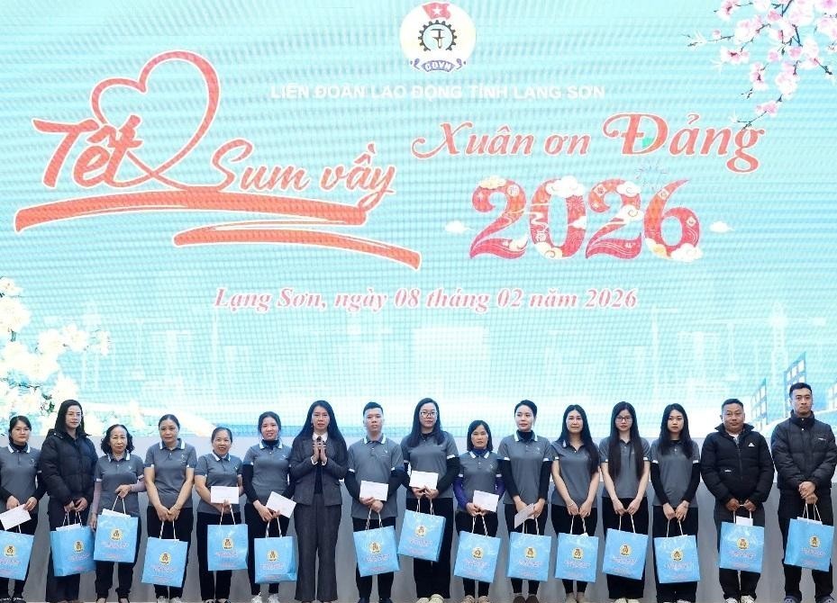 Chương tr&igrave;nh &ldquo;Tết sum vầy &ndash; Xu&acirc;n ơn Đảng&rdquo; l&agrave; hoạt động c&oacute; &yacute; nghĩa nh&acirc;n văn s&acirc;u sắc