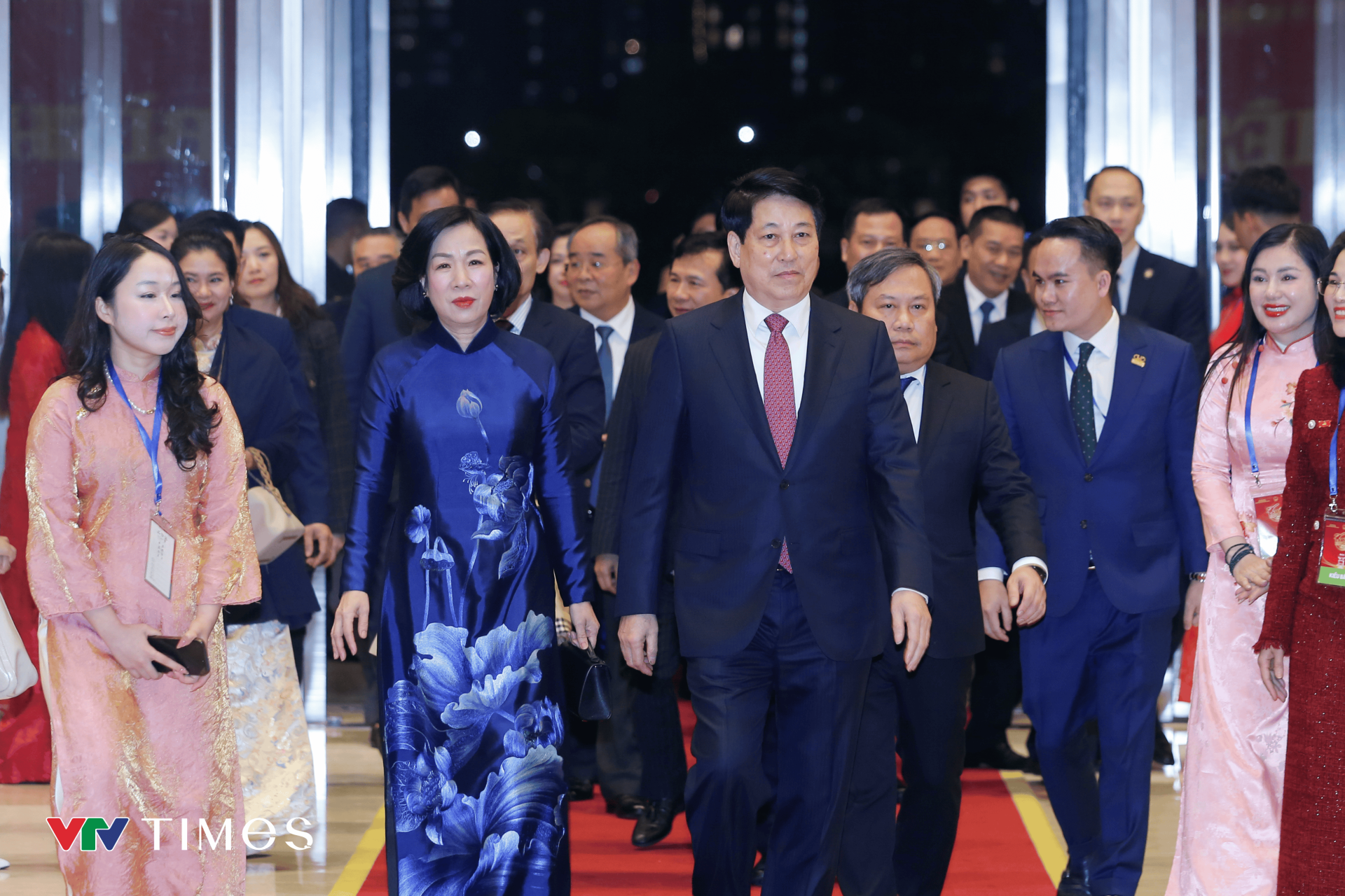 Chủ tịch nước Lương Cường v&agrave; phu nh&acirc;n tới tham dự chương tr&igrave;nh.