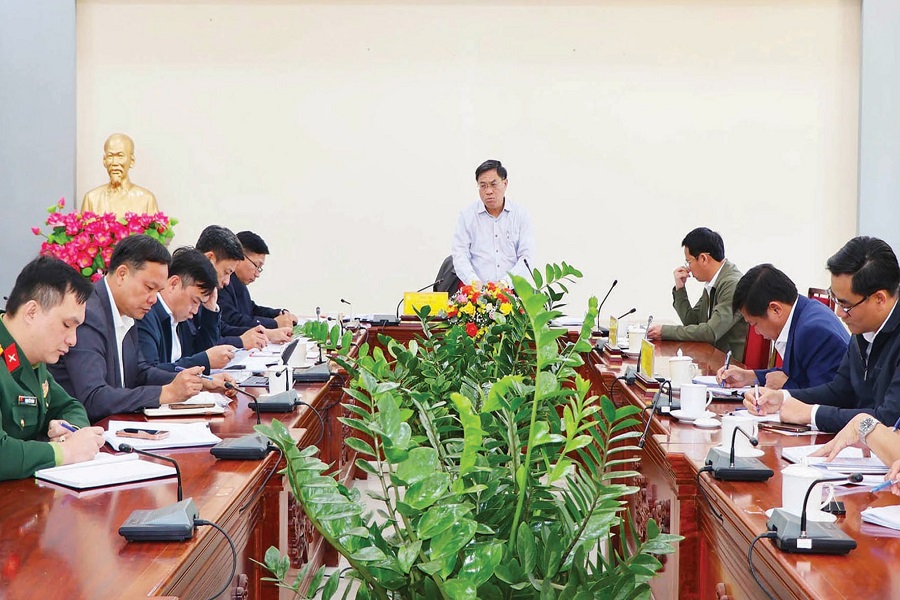 Ph&oacute; Chủ tịch UBND tỉnh V&otilde; Ngọc Hiệp chủ tr&igrave; họp Tổ c&ocirc;ng t&aacute;c số 3 để r&agrave; so&aacute;t, th&aacute;o gỡ kh&oacute; khăn, vướng mắc c&aacute;c dự &aacute;n thuộc vốn ngo&agrave;i ng&acirc;n s&aacute;ch.