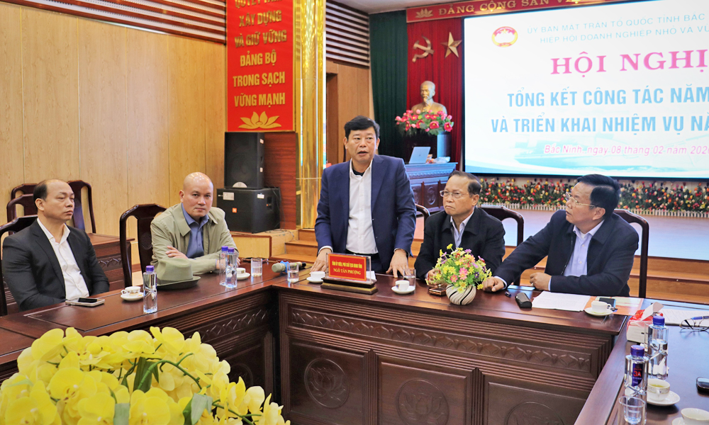 Ph&oacute; Chủ tịch UBND tỉnh Ng&ocirc; T&acirc;n Phượng ph&aacute;t biểu tại hội nghị.