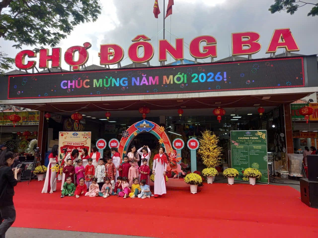 Chợ Đông Ba và hoạt động xuân yêu thương