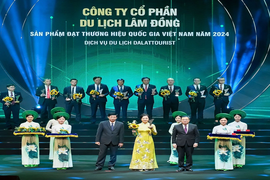 GOLDEN BRAND VIET NAM 2023 - 2025 Chương tr&igrave;nh được Viện Kinh tế v&agrave; Văn h&oacute;a kết hợp với Trung t&acirc;m Bảo vệ Người ti&ecirc;u d&ugrave;ng Việt Nam tổ chức, nhằm trao chứng nhận cho c&aacute;c thương hiệu, sản phẩm, dịch vụ đạt chất lượng uy t&iacute;n.