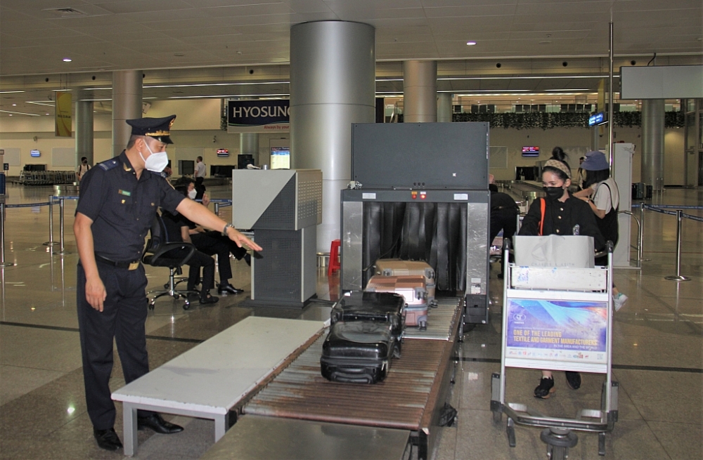 Hải quan cửa khẩu Tân Sơn Nhất: Tăng cường công tác kiểm soát hàng hóa dịp cận Tết