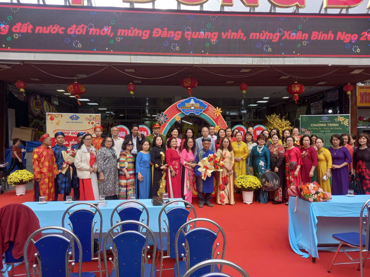 Tiểu thương chợ Đ&ocirc;ng Ba tham gia hoạt động xu&acirc;n y&ecirc;u thương