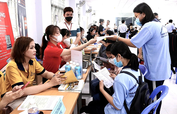 Bảo hiểm thất nghiệp – điểm tựa an sinh trong thị trường lao động chuyển dịch