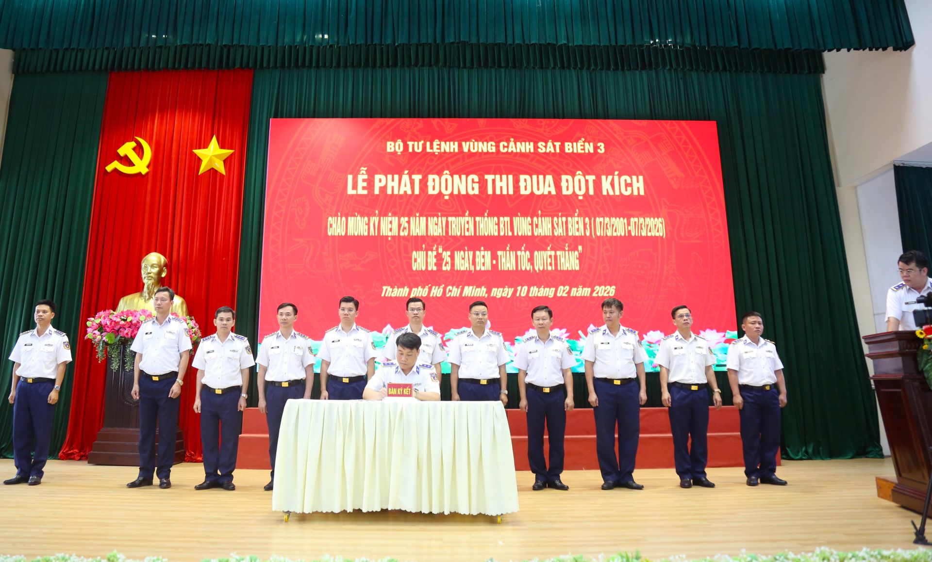 “25 ngày, đêm – Thần tốc, quyết thắng”: Thi đua đột kích chào mừng 25 năm Ngày truyền thống Vùng Cảnh sát biển 3