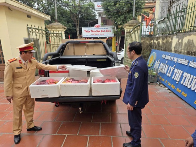 Phát hiện số lượng lớn nội tạng lợn không rõ nguồn gốc, xuất xứ tại Ninh Bình