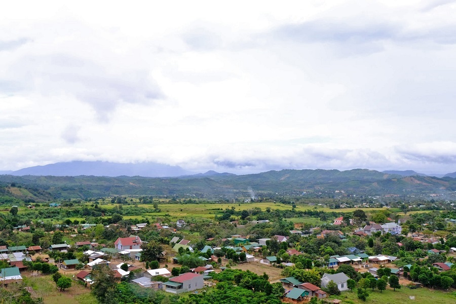 Vẻ đẹp y&ecirc;n b&igrave;nh v&ugrave;ng n&ocirc;ng th&ocirc;n Đam R&ocirc;ng 4. Ảnh: PV