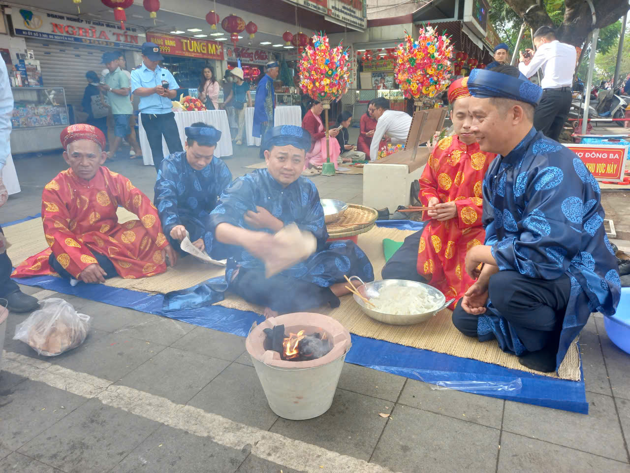 Thi l&agrave;m mứt