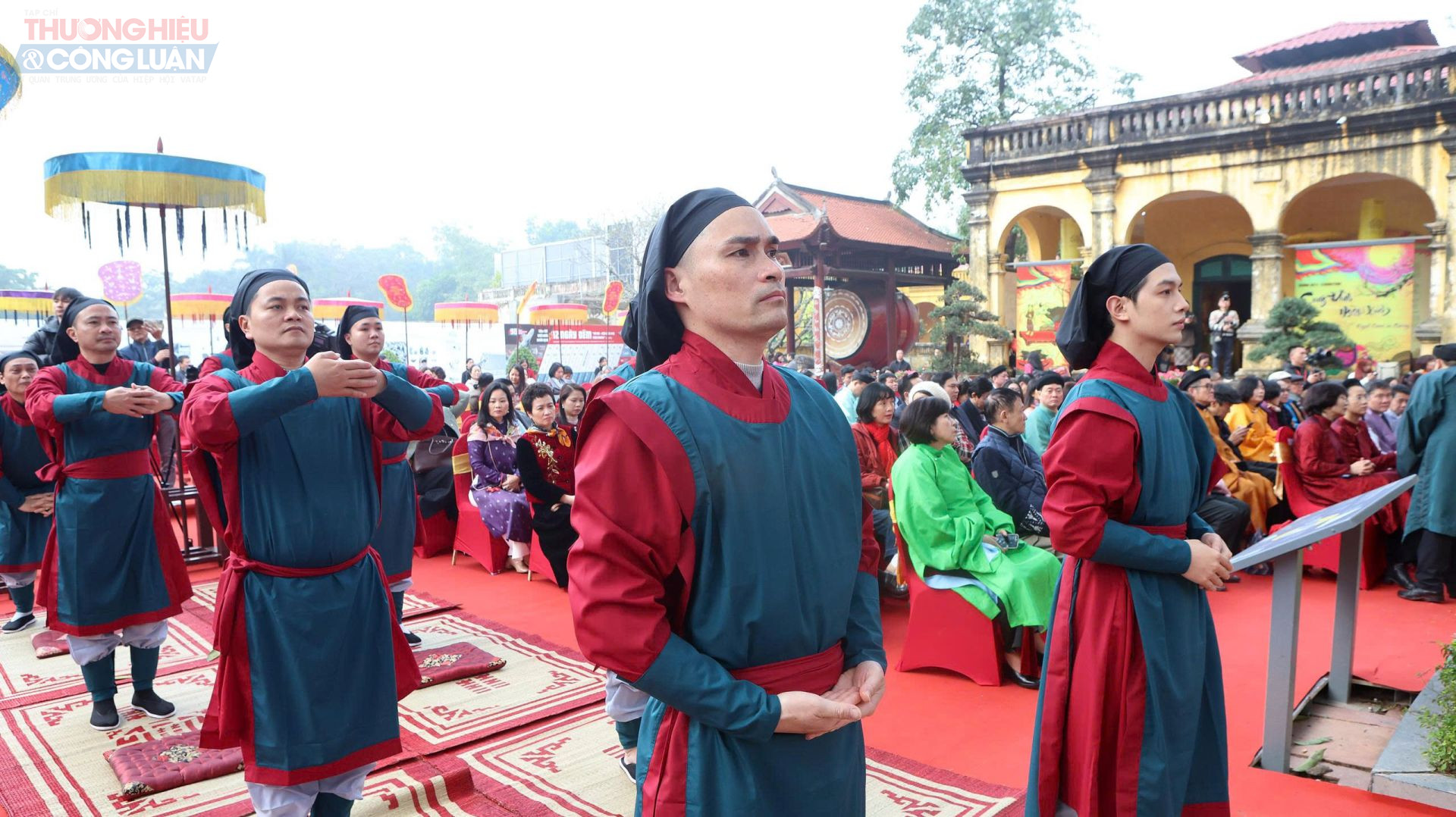 Tết Nguy&ecirc;n đ&aacute;n l&agrave; lễ tết lớn nhất v&agrave; thi&ecirc;ng li&ecirc;ng nhất của người Việt, c&ograve;n được gọi l&agrave; 