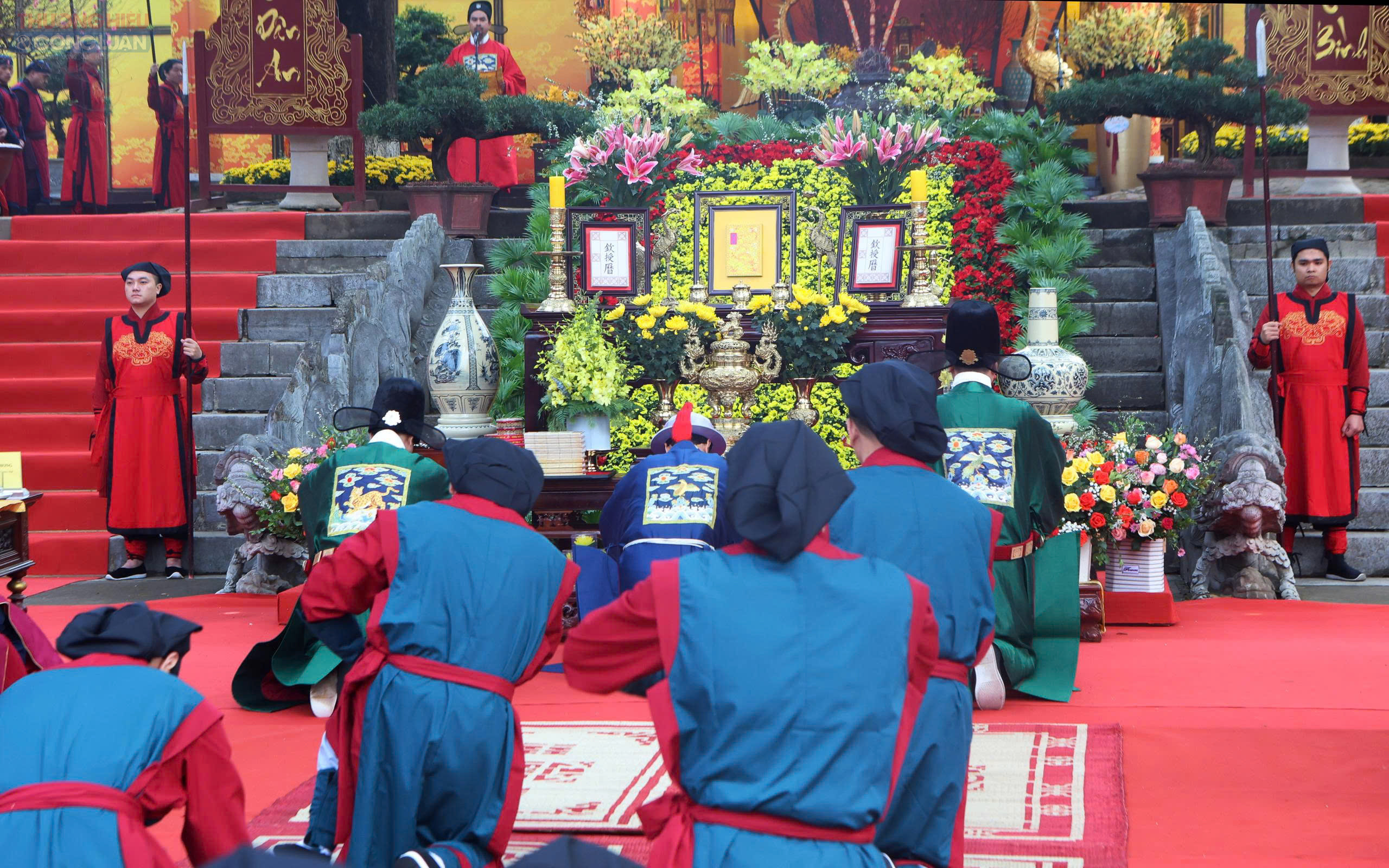 Hoạt động t&aacute;i hiện nghi lễ cung đ&igrave;nh với chủ đề 