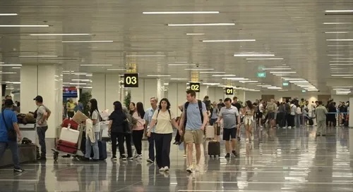 TP. HCM đo thân nhiệt từ xa đối với 100% hành khách nhập cảnh