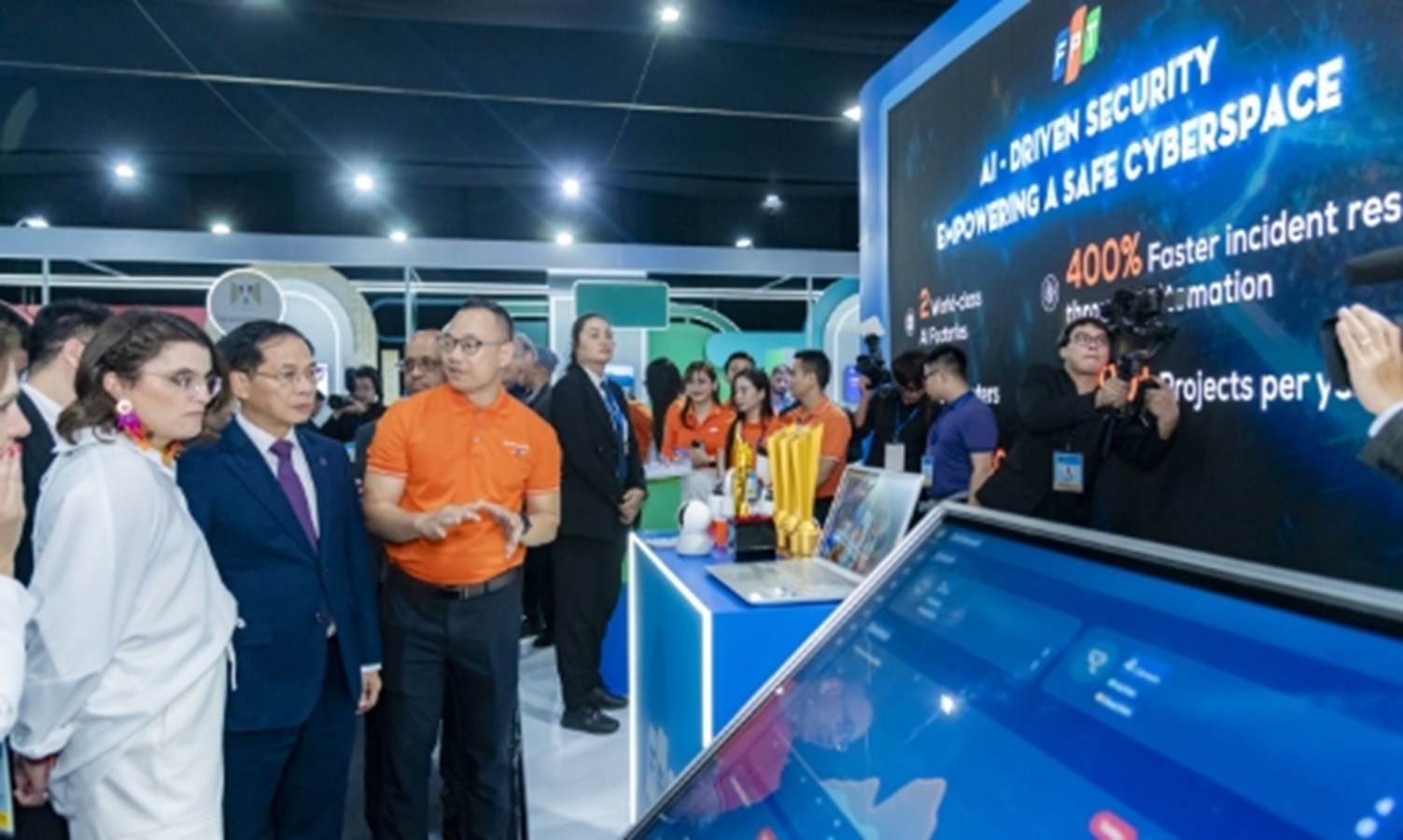 Khởi động cuộc thi Hackathon quốc tế về tính toán lượng tử QC4SG 2026