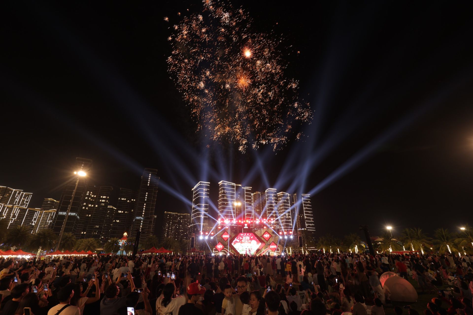 Niềm vui của cư d&acirc;n Vinhomes Grand Park được đ&oacute;n Tết sớm trong sự kiện &ldquo;Xu&acirc;n khởi sắc - Tết an vui&rdquo;