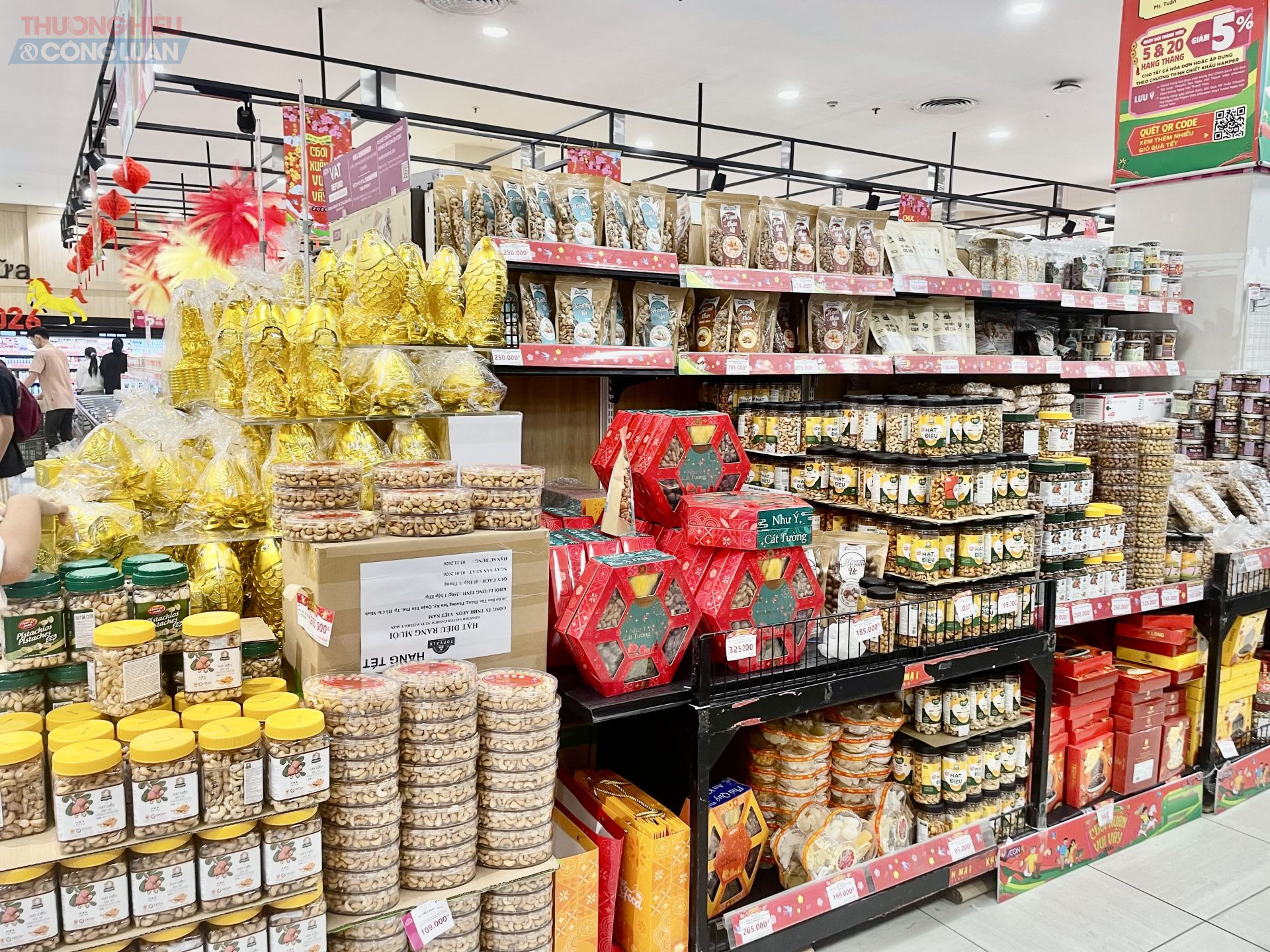 C&aacute;c loại hạt, mứt Tết, giỏ qu&agrave; Tết qu&ecirc;.