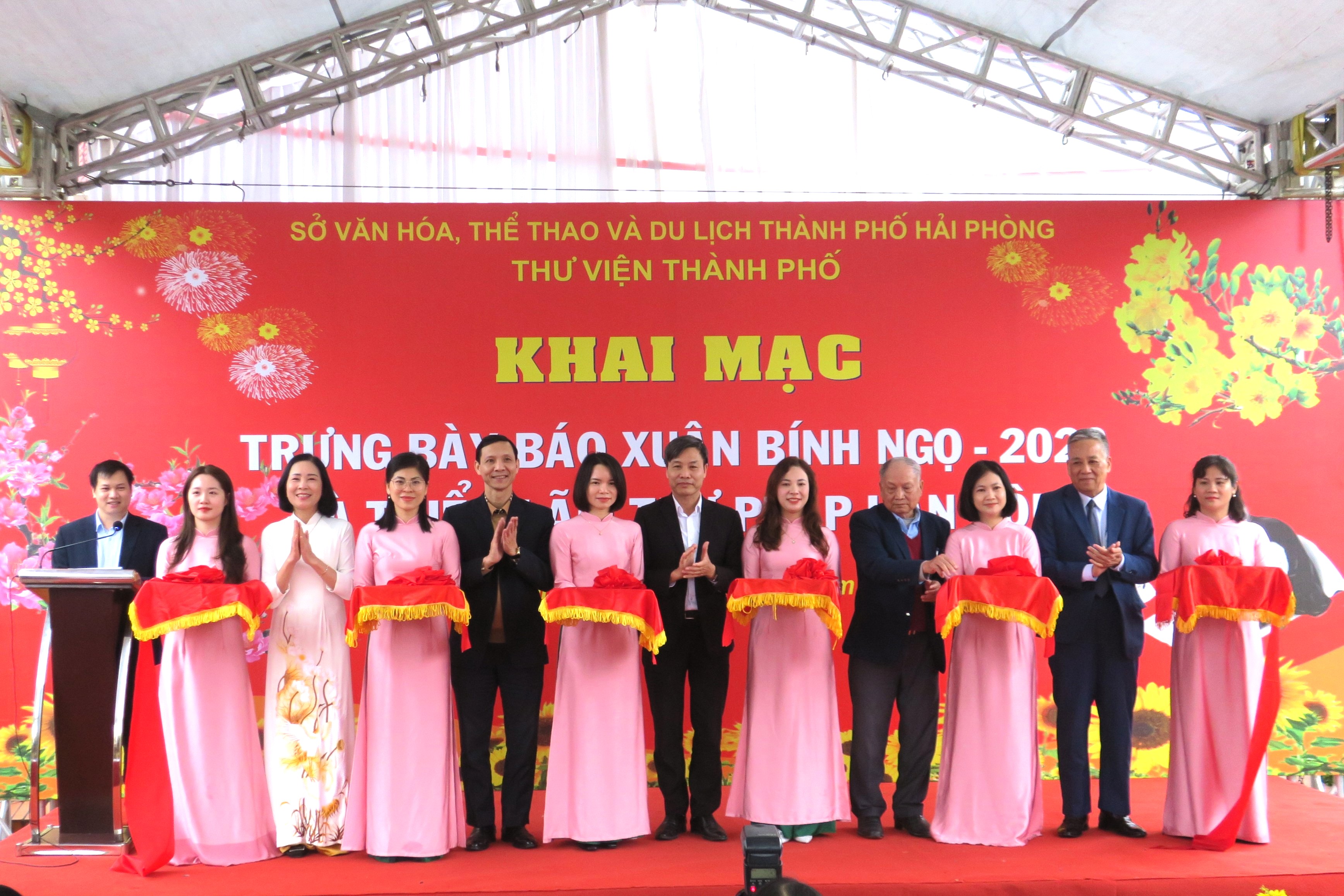 Hải Phòng: Khai mạc Trưng bày báo Xuân Bính Ngọ - 2026 và Triển lãm Thư pháp Hán Nôm