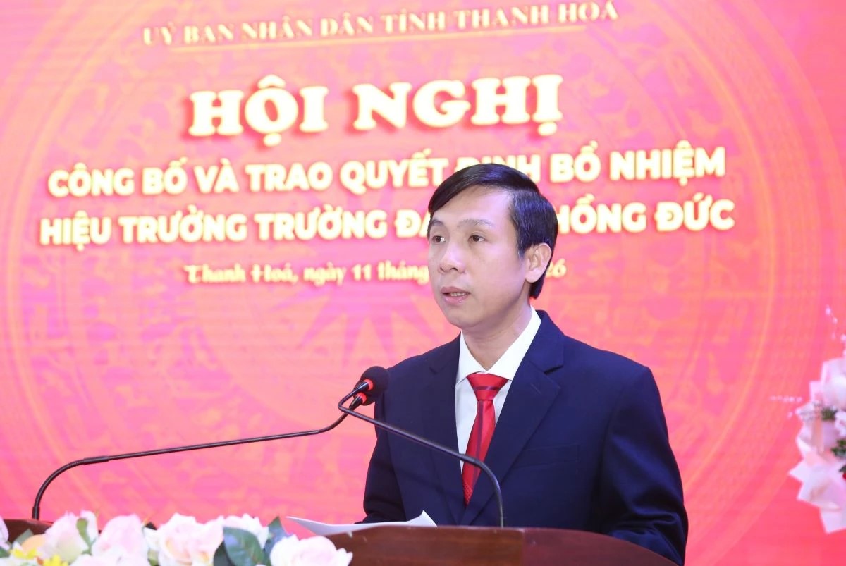 PGS.TS L&ecirc; Hoằng B&aacute; Huyền ph&aacute;t biểu nhận nhiệm vụ.