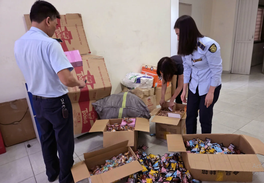 Hà Nội: ‘Không có vùng cấm’ trong đấu tranh chống buôn lậu, gian lận thương mại, hàng giả