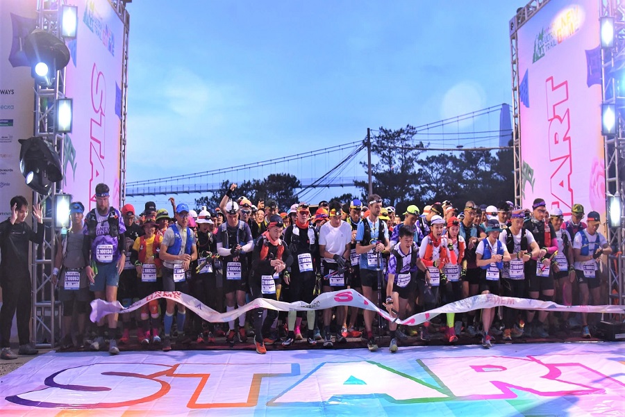Xuất ph&aacute;t một cự ly chạy tại Giải Chạy địa h&igrave;nh Dalat Ultra Trail 2025