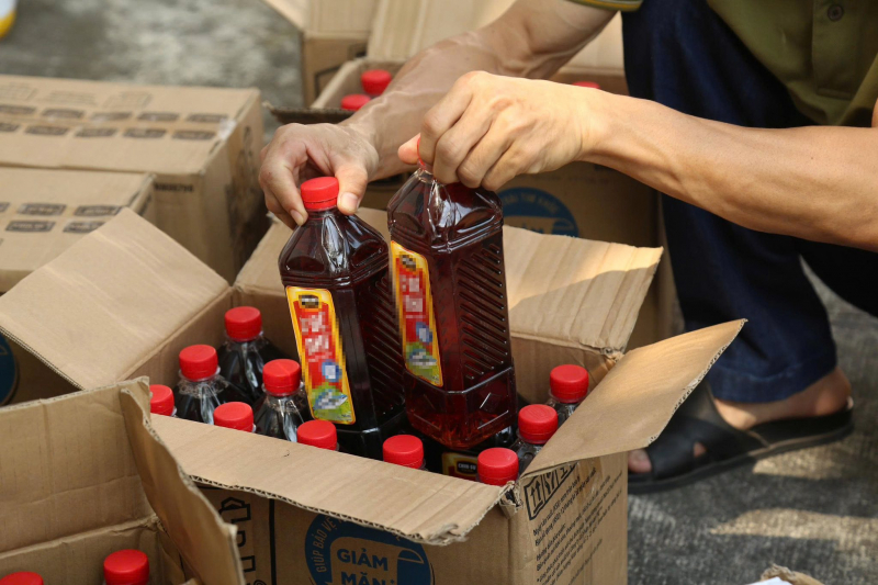 Một số loại nước mắm giả.