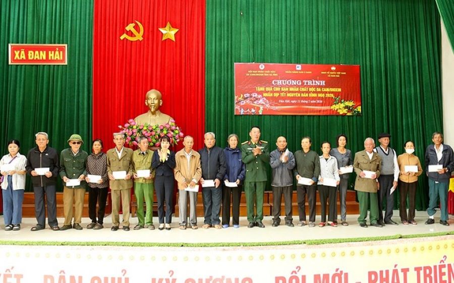 Hà Tĩnh: Trao quà Tết cho nạn nhân chất độc da cam/dioxin