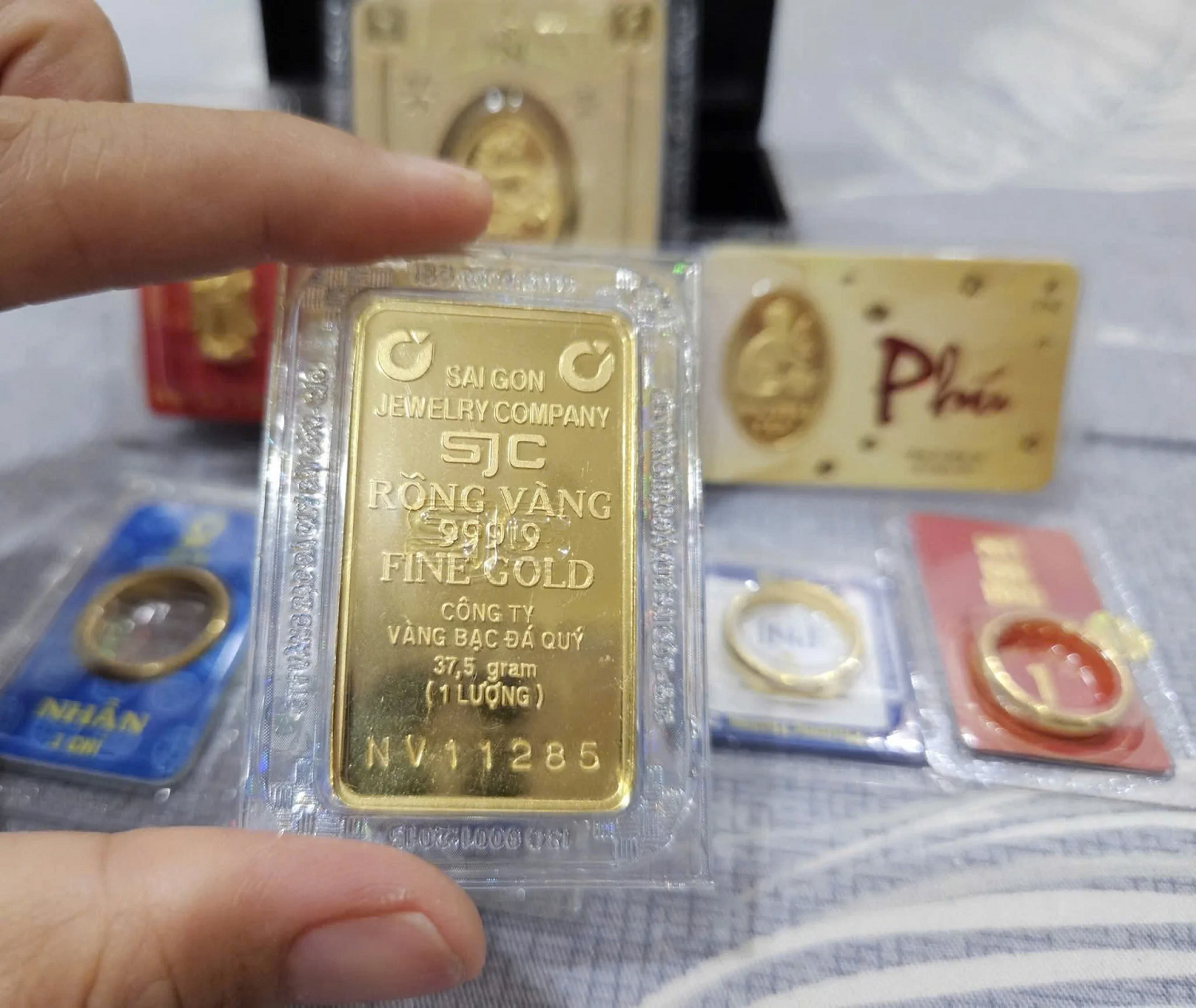 Gi&aacute; v&agrave;ng h&ocirc;m nay 13/2: V&agrave;ng SJC đi ngang, thế giới tăng nhẹ (Ảnh minh họa)