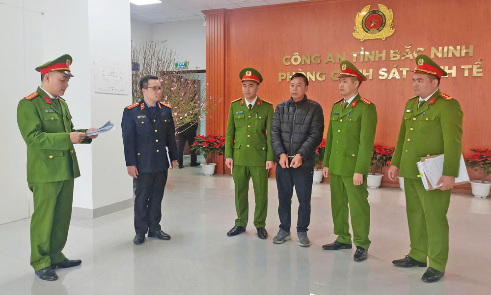 Bắc Ninh: Khởi tố, bắt tạm giam chủ cơ sở trộn hóa chất cấm sử dụng để chế biến riềng xay tươi