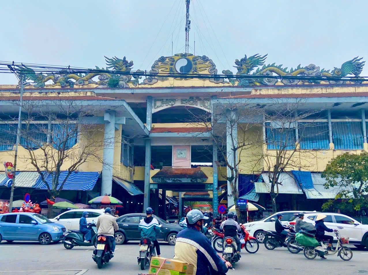 Chợ Rồng l&agrave; một trong những chợ l&acirc;u đời nhất tại đất Th&agrave;nh Nam